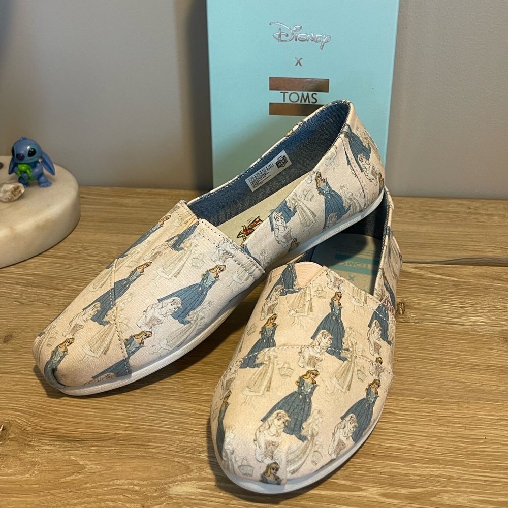 Disney Sleeping Beauty Aurora Toms